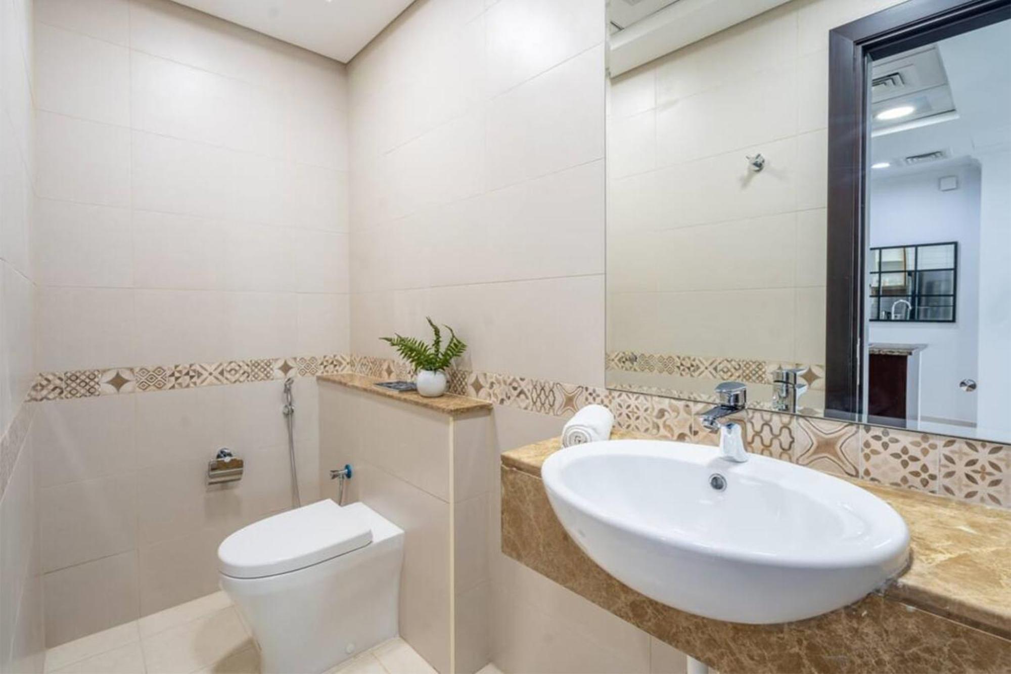 Apartment Lux 1br In Court Tower With Partial Sea View Dubai